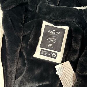 NWT - Hollister Men's Faux Fur All-Weather Parka (Black & White W/ Black Fur)